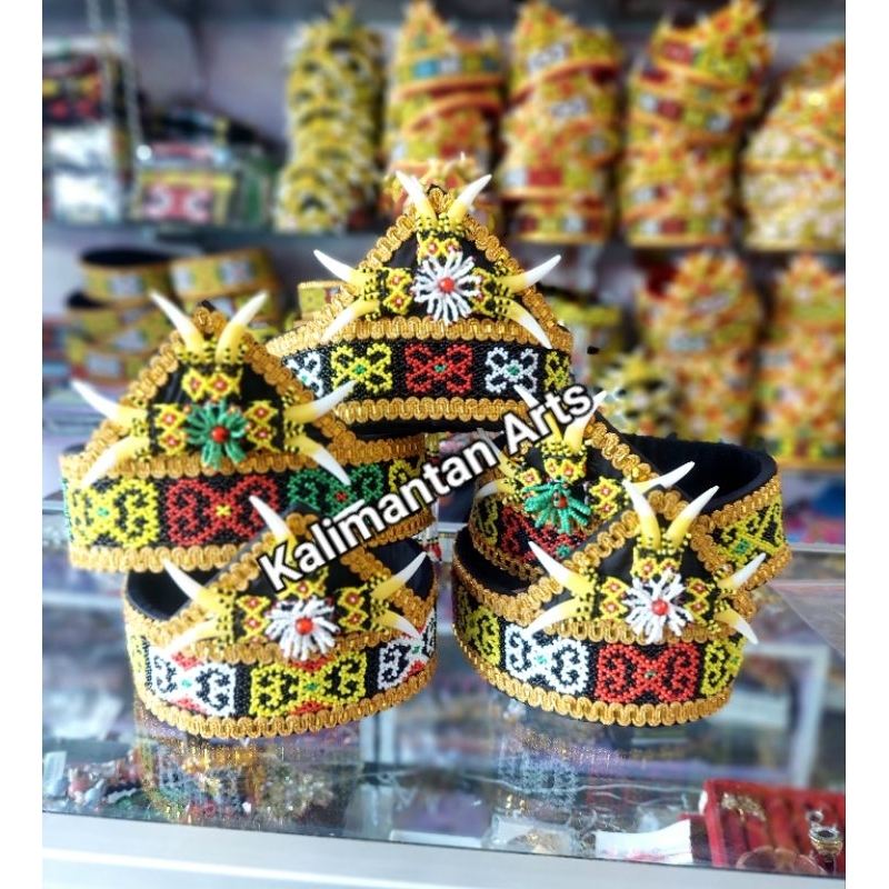 Topi/ Hiasan Kepala/Mahkota Manik Taring untuk Perempuan Dewasa khas Dayak Kalimantan