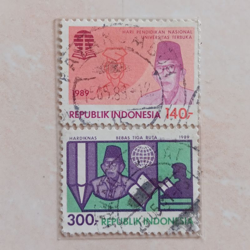 

(AC) Perangko Indonesia 1989 Hari Pendidikan Nasional Lengkap 2pcs Used