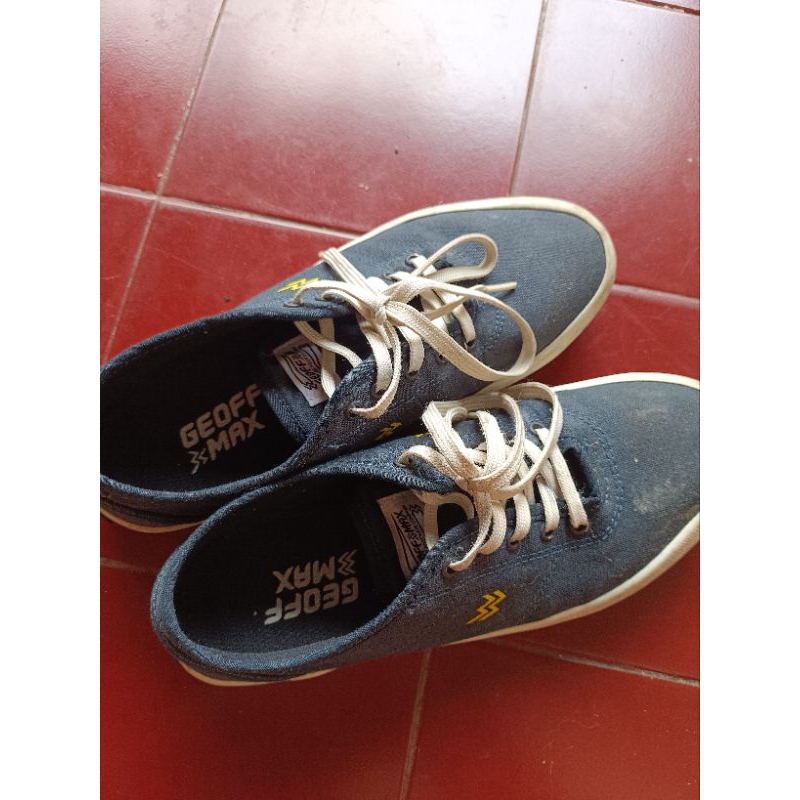 Sepatu Geoff max