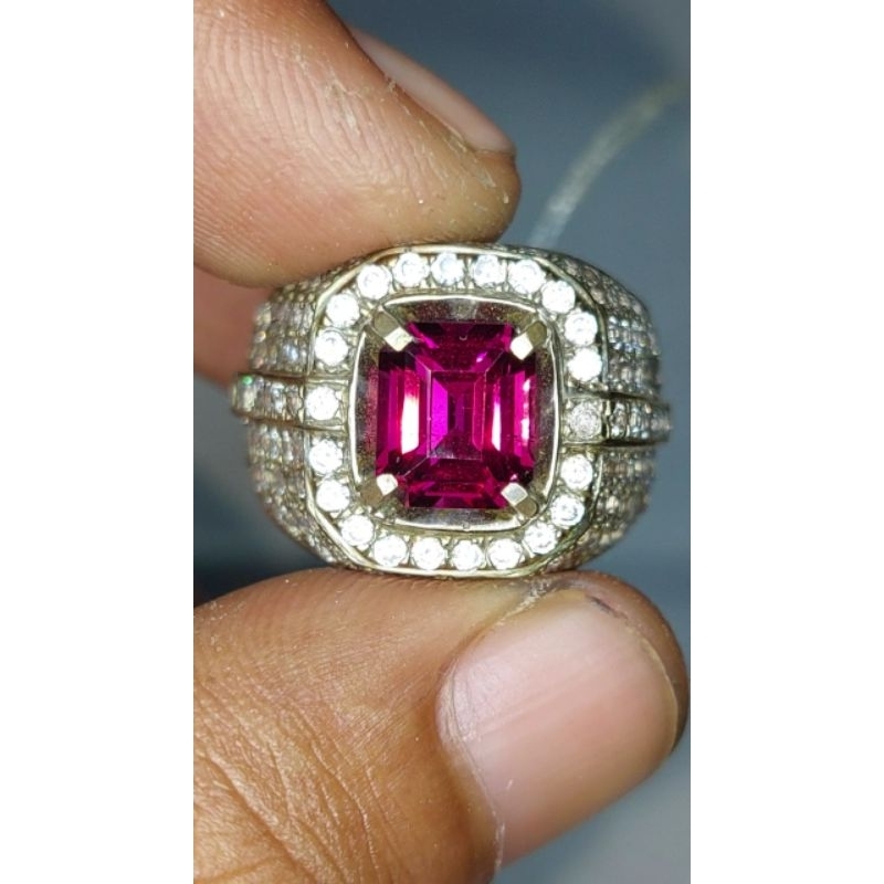 Natural umbalite garnet