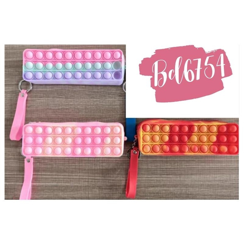 

KJ!! TEMPAT PENSIL PENCIL CASE SILIKON POP IT PERSEGI BD6754 SALE