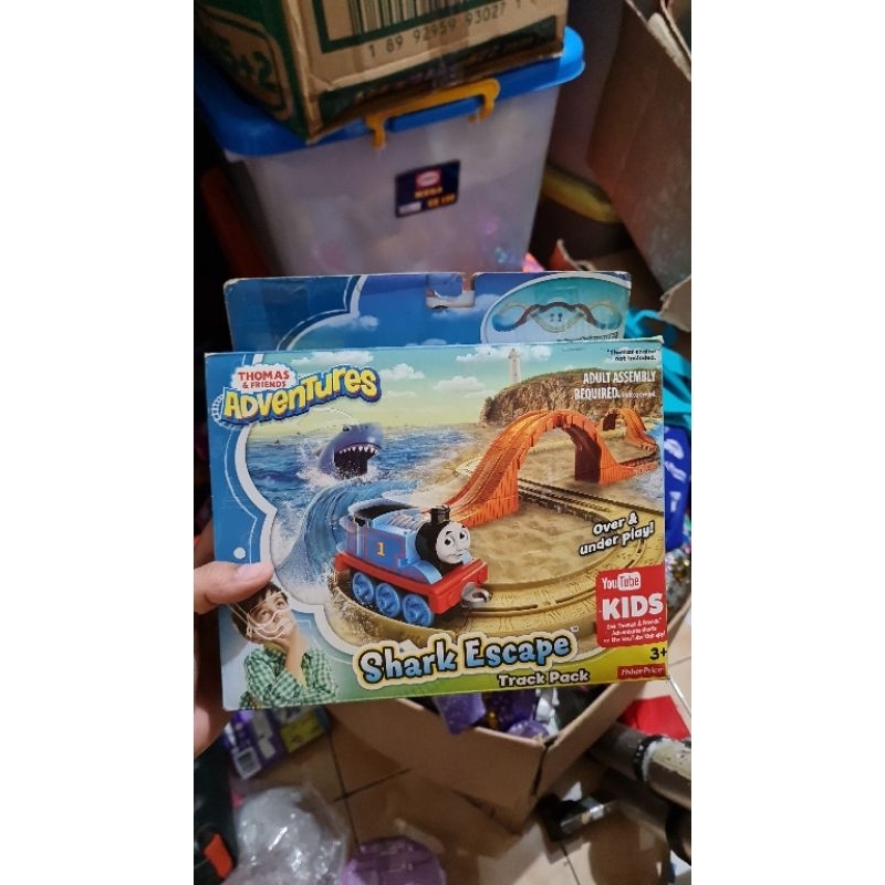 thomas and friends shark escape track pack