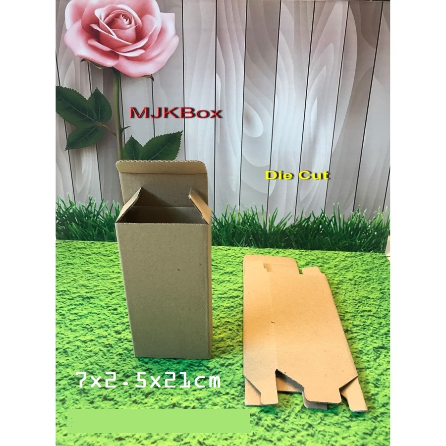 

kotak kardus ukuran 7x2,5x21 cm...............Die cut