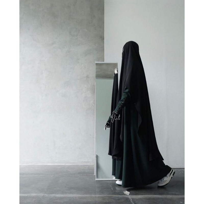 Preloved saila dark emerald size L aljenna