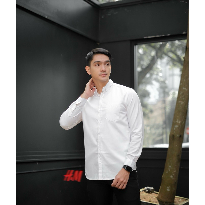 kemeja lengan panjang pria polos H&M putih casual slimfit