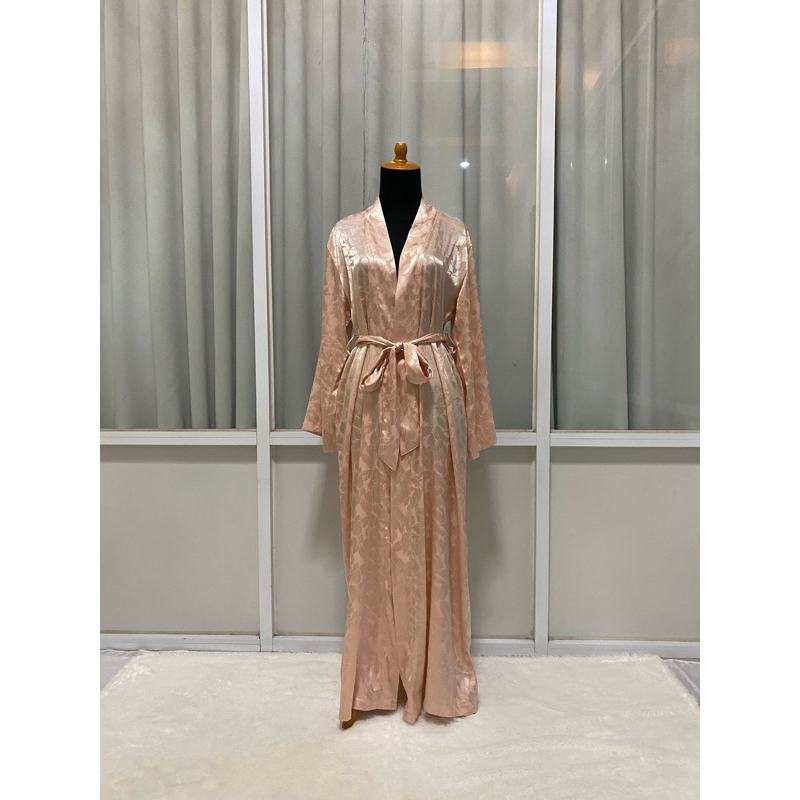 Preloved LILAS ET LAVANDE Wedding Robe Rose Pink