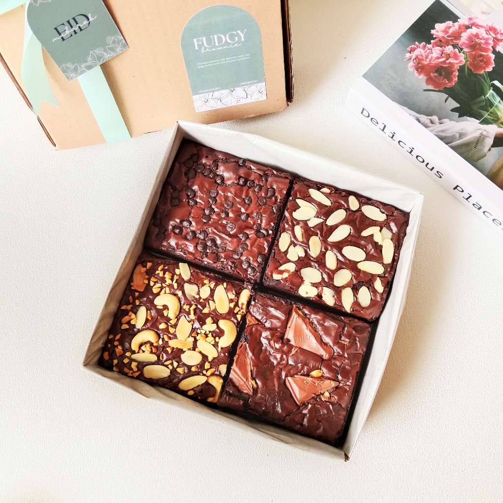 

HAMPERS EID & RAMADHAN | X Large (20x20) | Happamine Fudgy Brownies