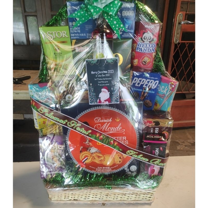 

Parcel Snack Monde Lebaran - Bingkisan Idul Fitri