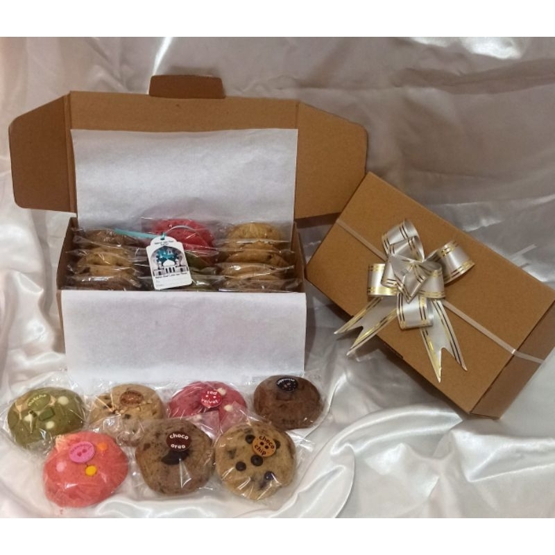 

Hampers /goodiebag Qkiez cookies HAPPY