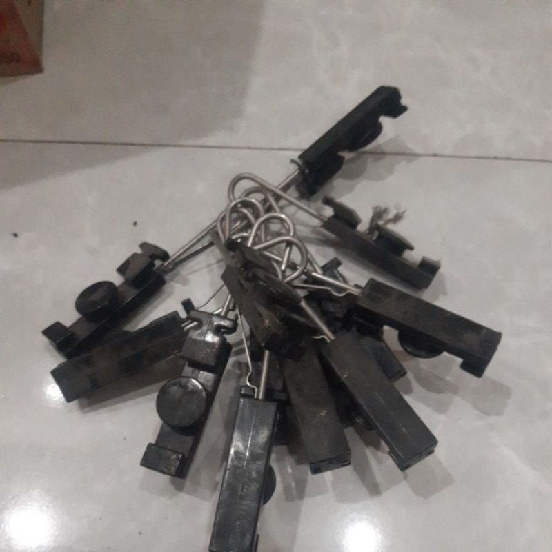 pengait kabel fo