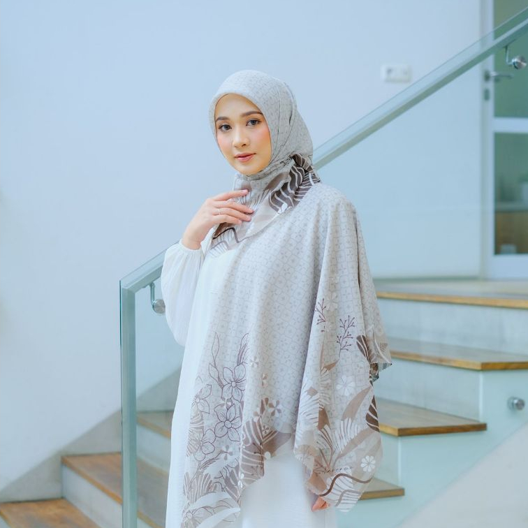 SHARAH Laser Cut Hijab Segi Empat Print Motif Anila Warna Coklat