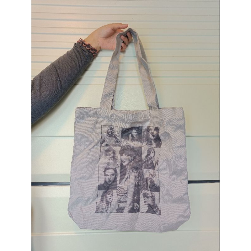 Totebag Taylor swift Singapore the Eras Tour 2024 - original TS tote bag SG merchandise