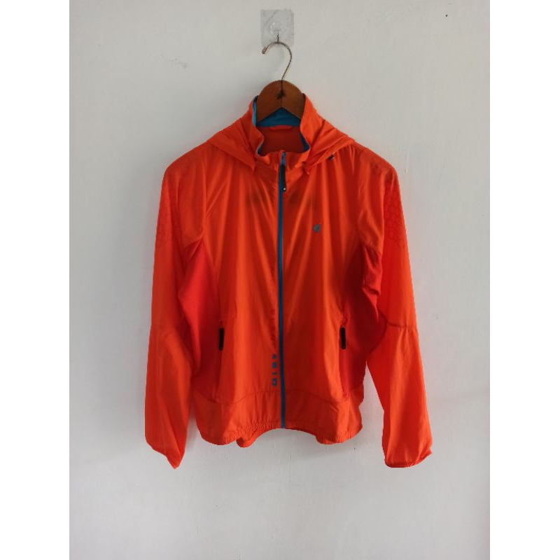 jaket olahraga tracking wanita Lafuma