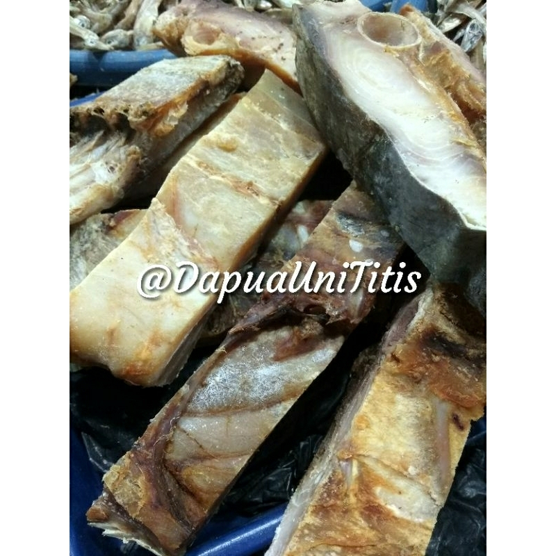 

Maco Gabua Budua Pulau Potong PREMIUM/ikan asin - Berat 100gr