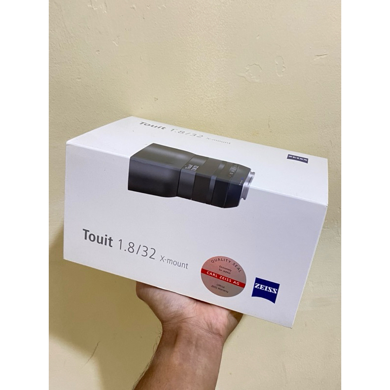 Lensa Zeiss Touit 32mm for X-Mount