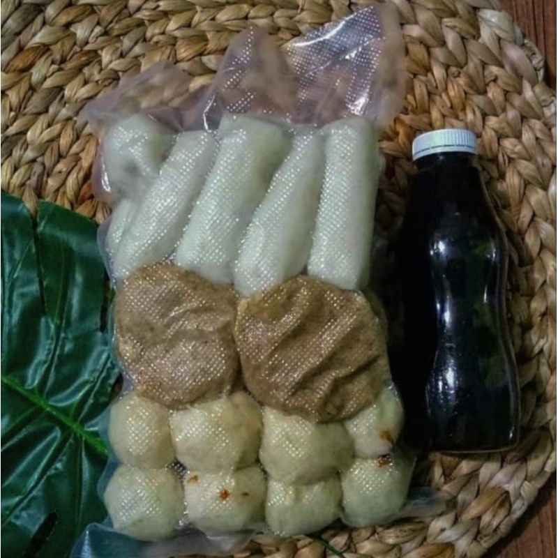 

Pempek (vakum) Ikan Gabus Asli Palembang
