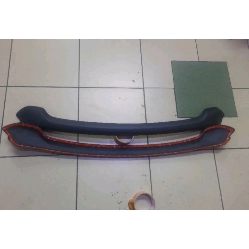 Garnis Cover Moulding List Kap Mesin Hilux Revo 2021 - 2023
