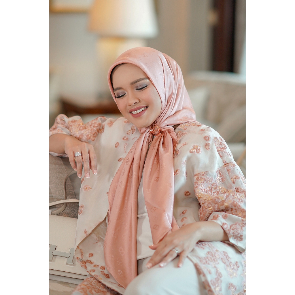 Lavish Monogram Silk - XL- Lotus (default)