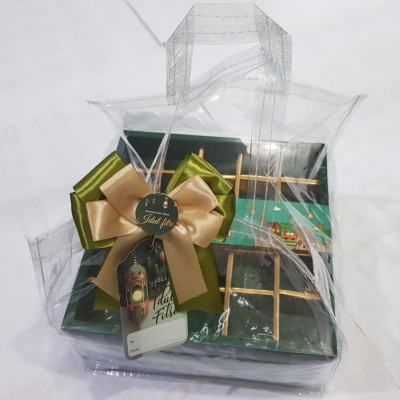 

Tas Mika plastik dan pita lebaran idul fitri saja belum termasuk hamper kue khusus untuk bersama pembelian hamper kue di toko ini