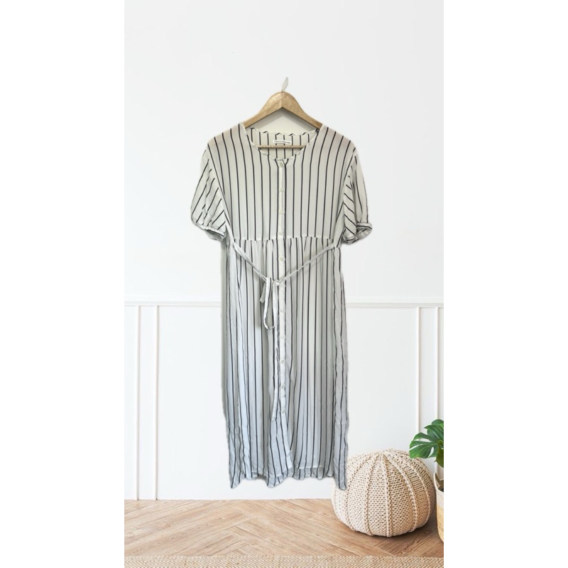 Maxi dress putih garis wanita, dress pantai