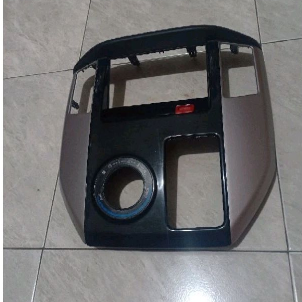 pereme head unit dasboard Tengah Daihatsu Luxio
