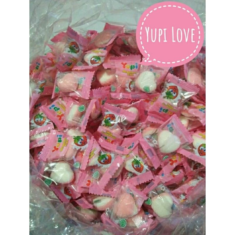 

Permen Yupi Strawberry kiss 250 g