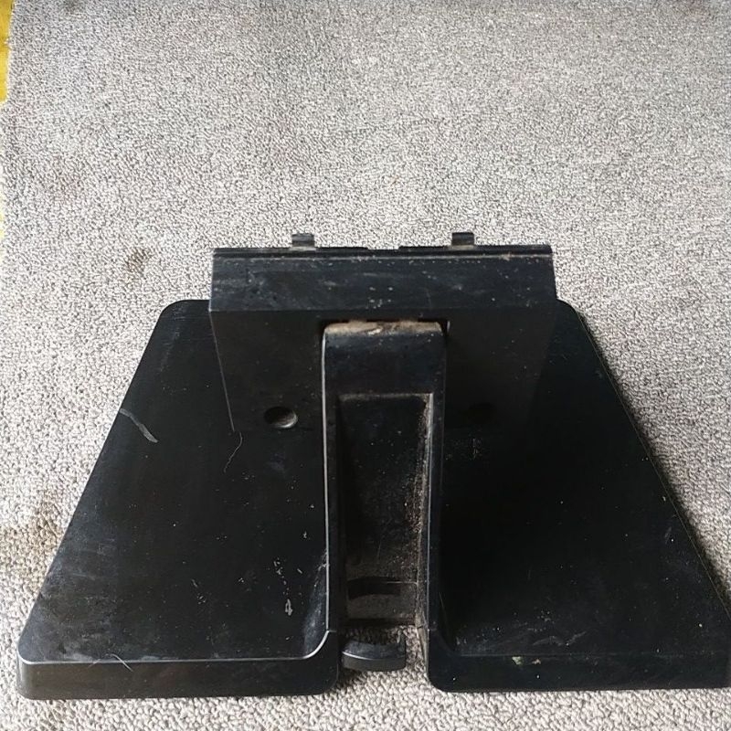 dudukan/kaki tv lcd LG 29"