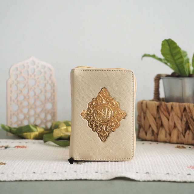 

Gift Inside - Al-Qur'an - Kado Hampers Lebaran Eid