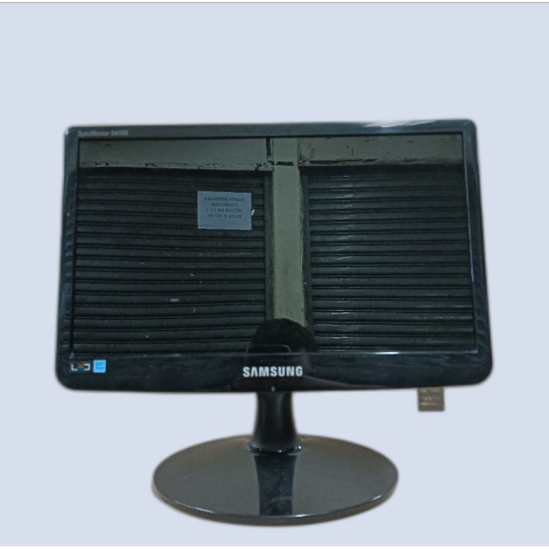 Monitor LED Samsung 16 INCH Wide Screen