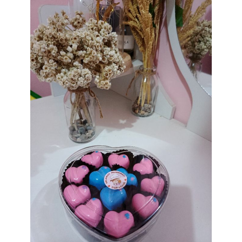 

coklat karakter love