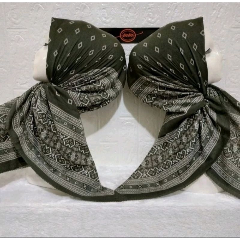 HIJAB SEGI EMPAT MOTIF WARNA ARMY KERUDUNG VOAL PREMIUM