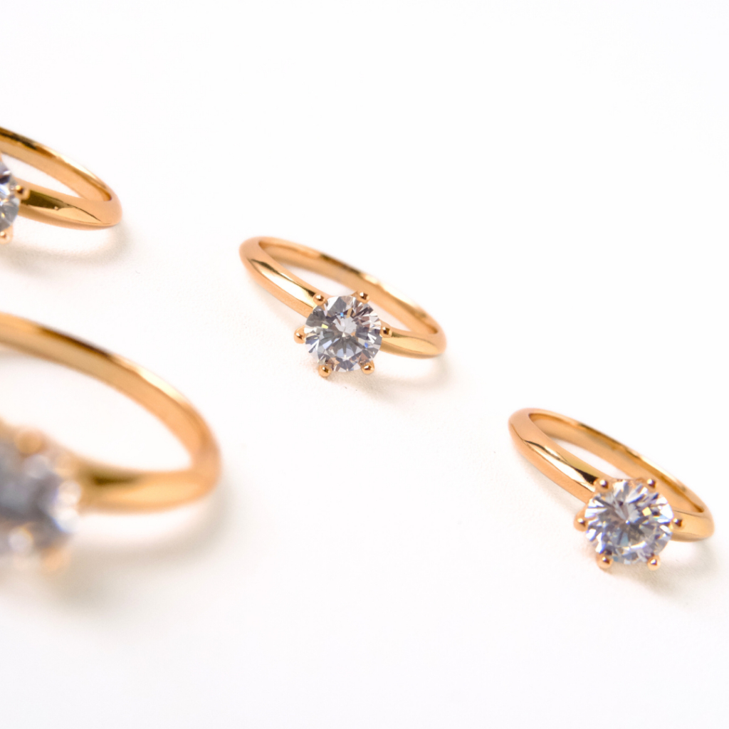 Diamond Solitaire Ring Cincin Lapis Emas 18K Berlian Imitasi Engagement Nikah Tunangan Wedding Band