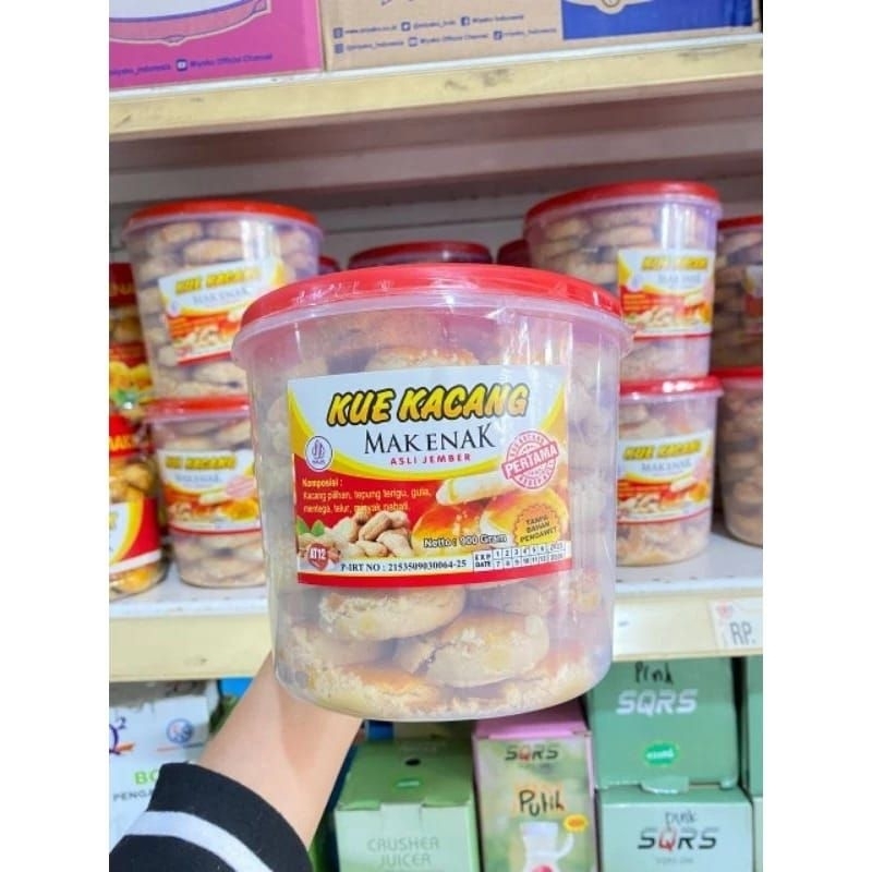 

Cemilan Kue Kacang Mak Enak 900 gram, cocok untuk kue lebaran.