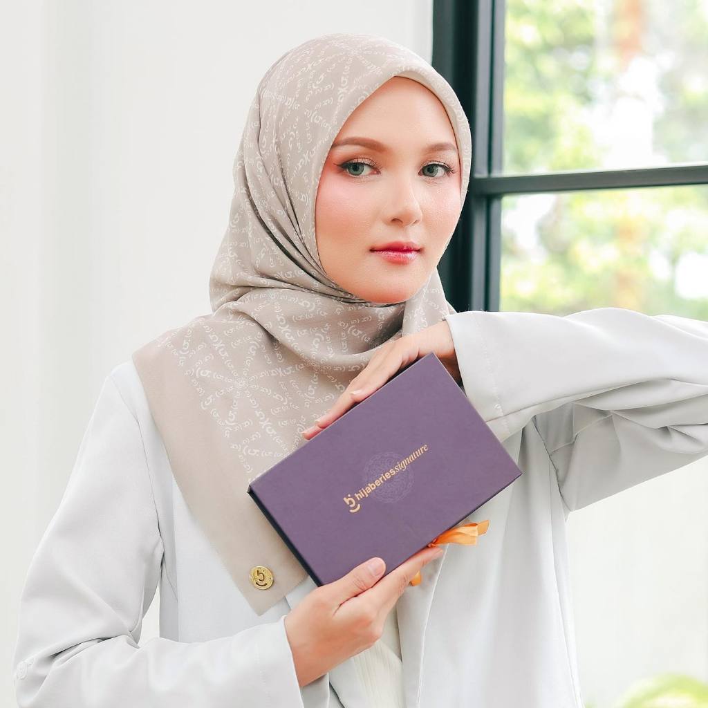 Hijaberies Kerudung Segiempat Hijaberies Signature