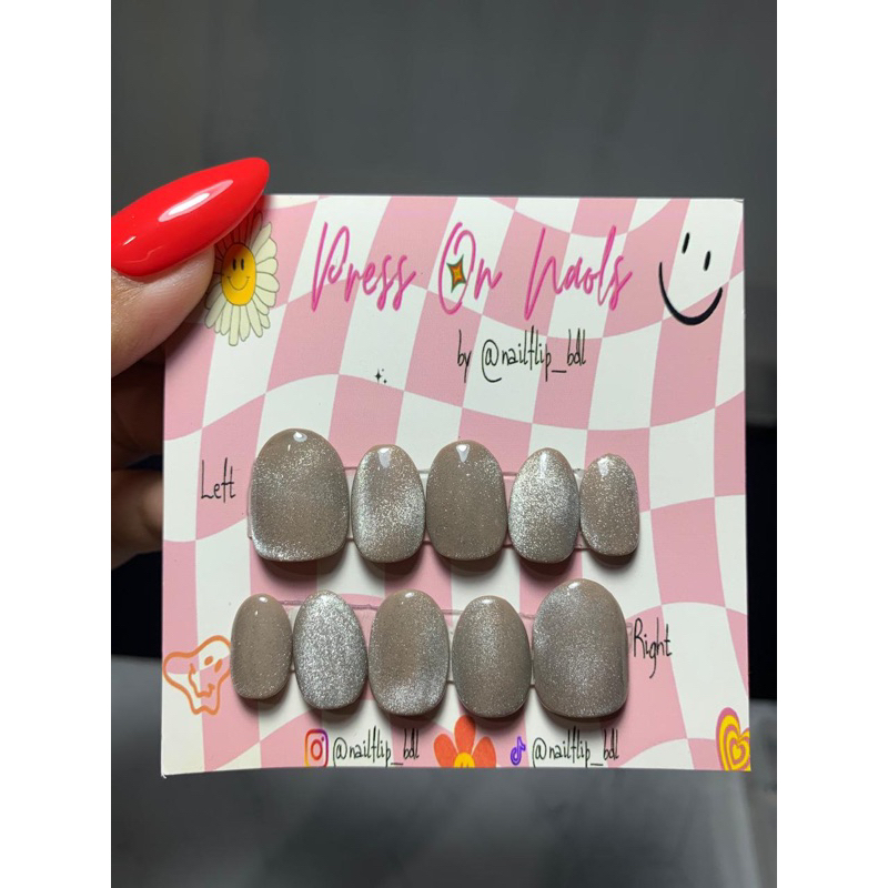 PRESS ON NAILS CAT EYE
