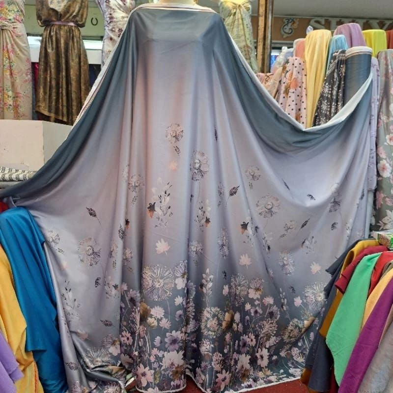 Kain Roberto cavalli gradasi motif.