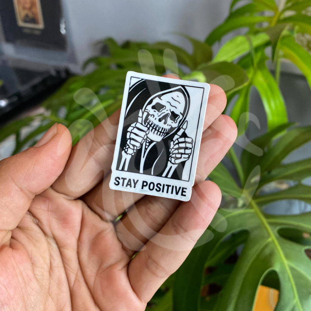 

stiker tengkorak stay positive / aesthetic sticker / sticker tumblr / aesthetic sticker / stiker hp / stiker laptop / stiker helm / stiker satuan / stiker tahan air / sticker pack