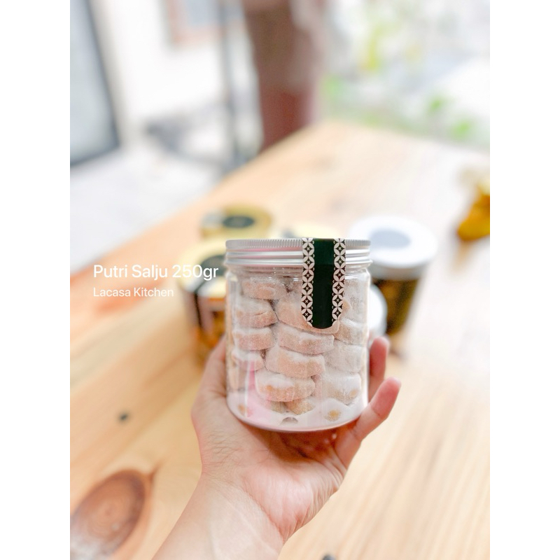 

PUTRI SALJU by Lacasa Kitchen • Pineapple tart • kue kering hampers jogja