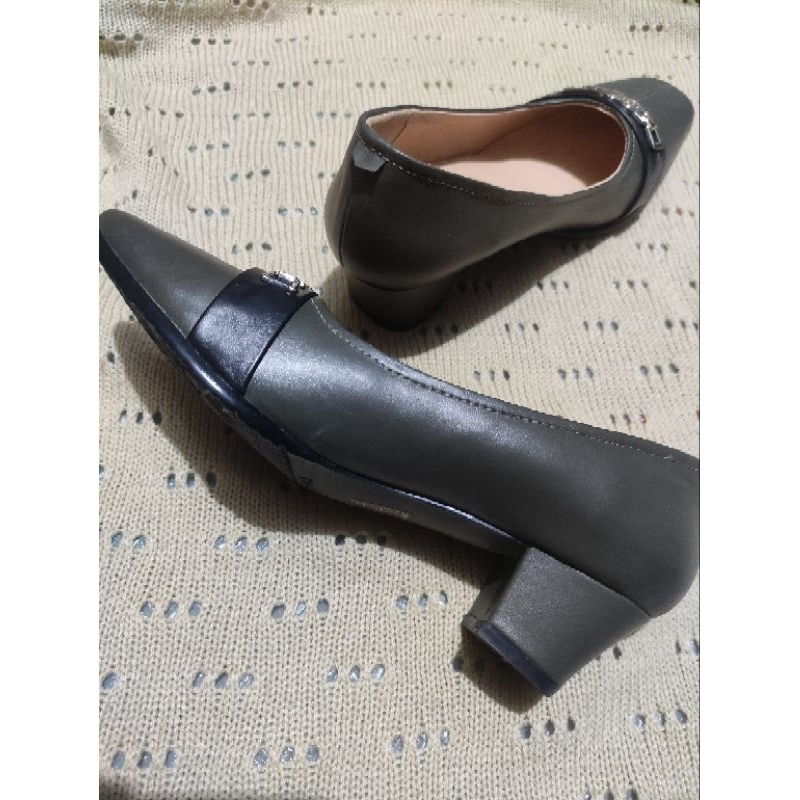 Preloved - Sepatu Buccheri Wanita Original