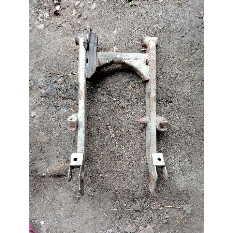 arem Yamaha Alfa warna silver