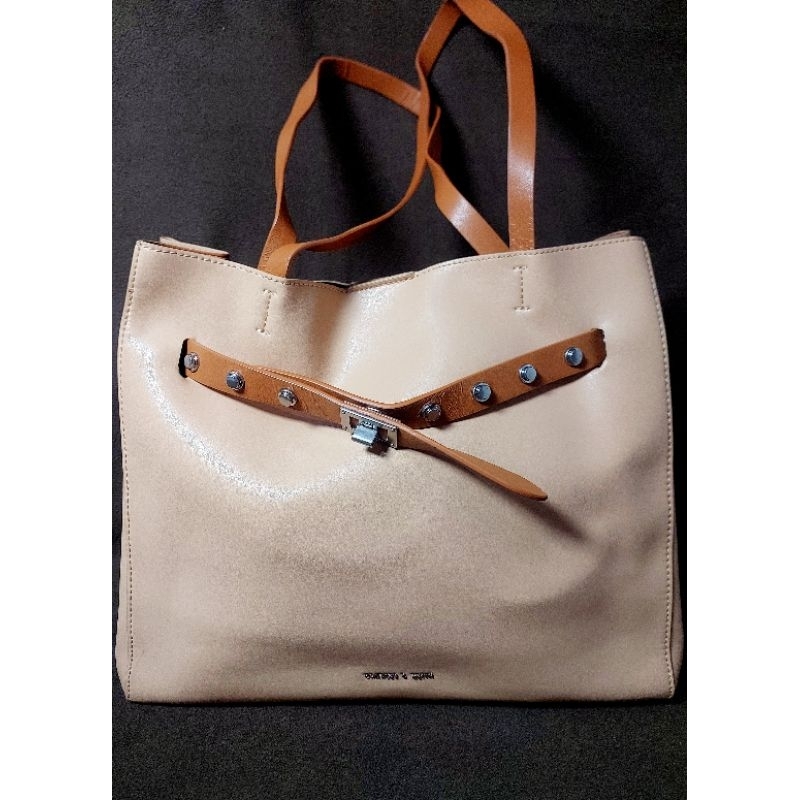 HOW - P❤️ LIKE NEW CK TOTEBAG LARGE DOUBLE HANDLE TOTE BAG