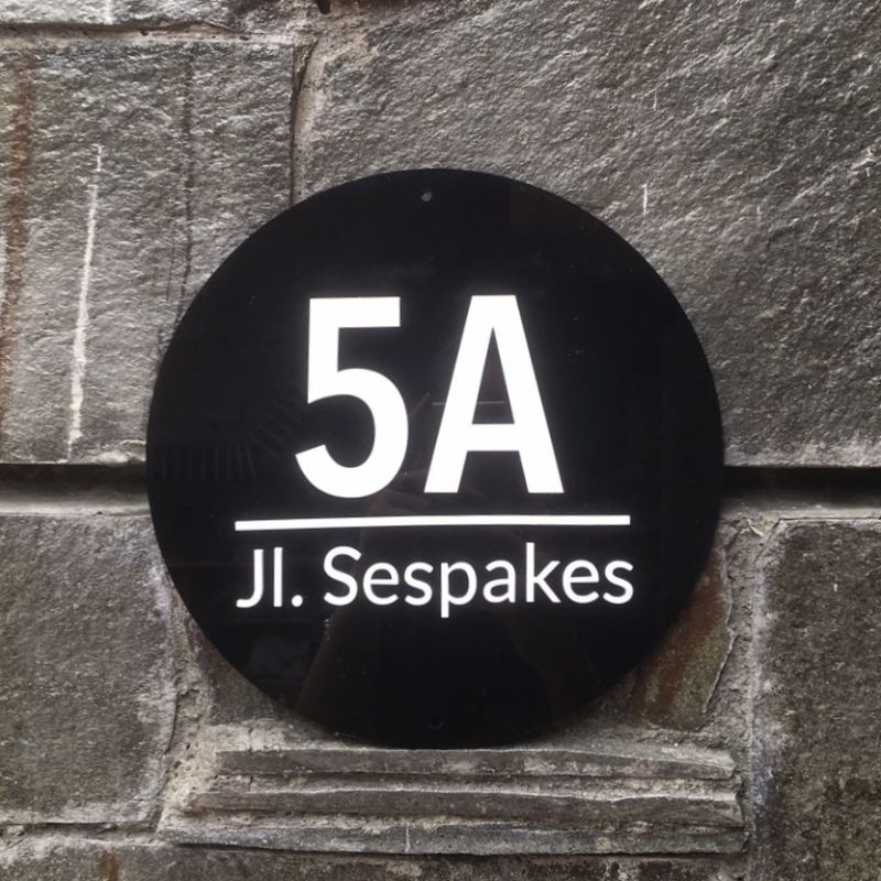 Nomor Rumah Akrilik Timbul Bulat Premium/Custom Nomor Rumah Akrilik Timbul