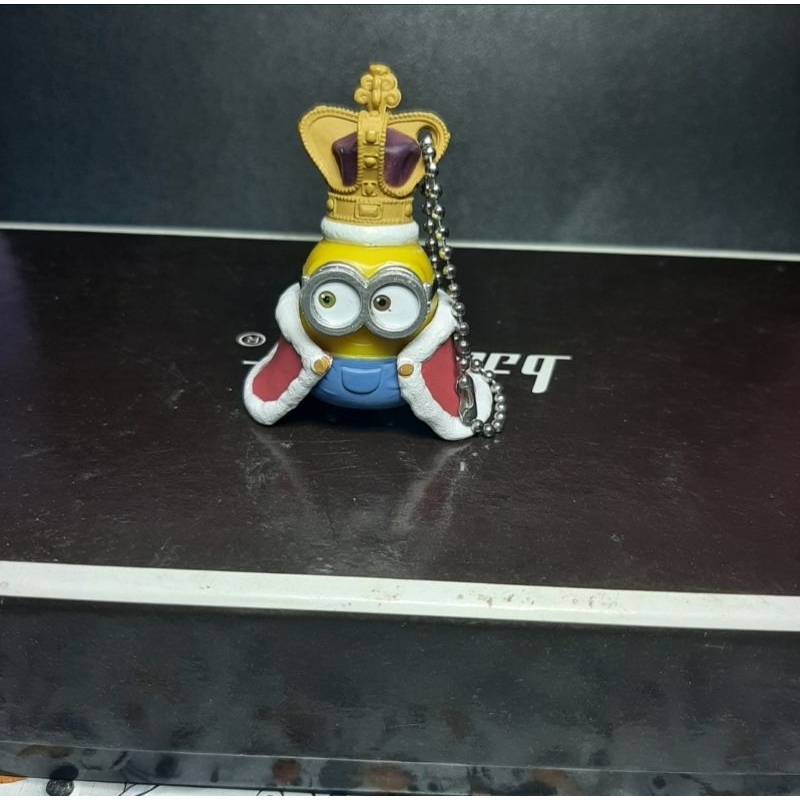 Mainan / figure dikoleksi minion minions king bob tarts tomy. Keychain minion