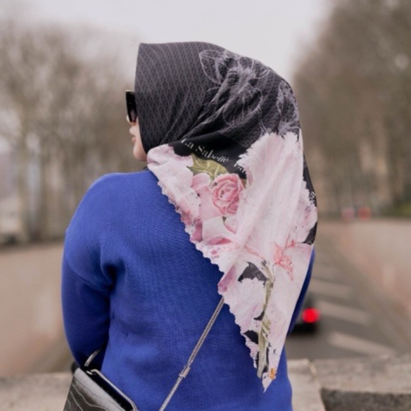 La Sabellé - Floraison Scarf Jessamine Black / Preloved La Sabelle / Hijab La Sabelle / La Sabelle S