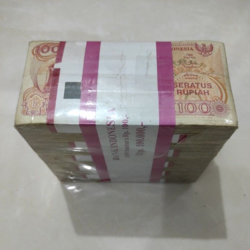 1BRUT KERTAS KUNO PINISI 100 RUPIAH TAHUN 1992