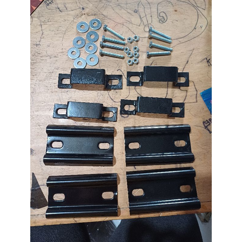 Breket roof rack bagasi atas mobil model buzz rack/Adventure