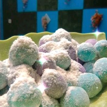 

Bola Susu Salju (PERMEN JADOEL)