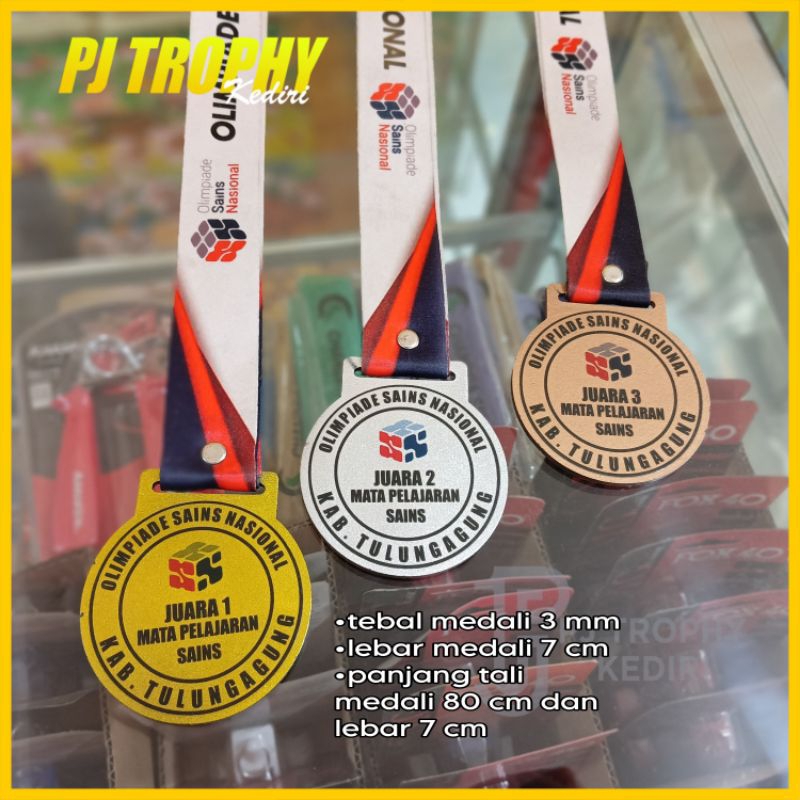 

MEDALI LOGAM TALI LANYARD WARNA EMAS, PERAK, DAN PERUNGGU