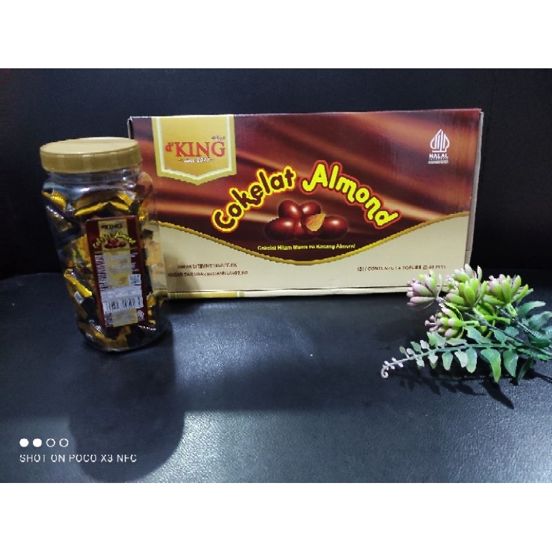 

D*King Cokelat Almond 1 Dus Isi 4 Toples