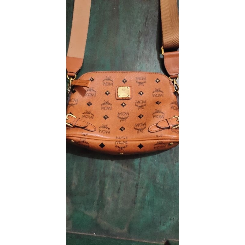 MCM Sling bag Preloved